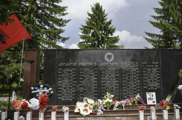 Osmani kujton Masakrën e Qyshkut  Forcat gjenocidale serbe vranë e masakruan barbarisht civilët